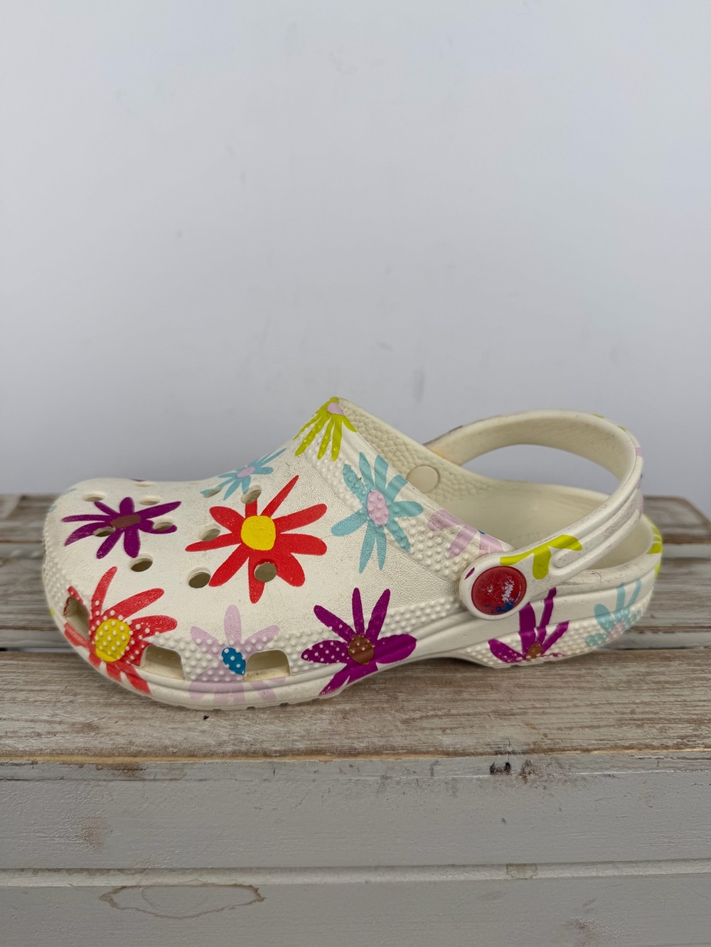 Crocs Kids floral Classic Crafted Daisy Clogs in the color Chalk size C13 - Picture 7 of 13